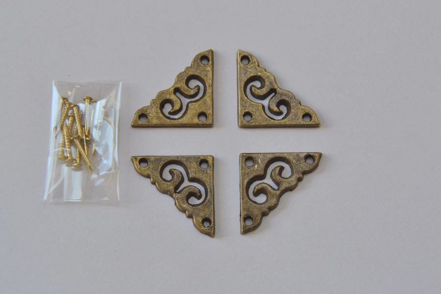 Antique Brass Finish Decorative Corner Set (4) prokraft